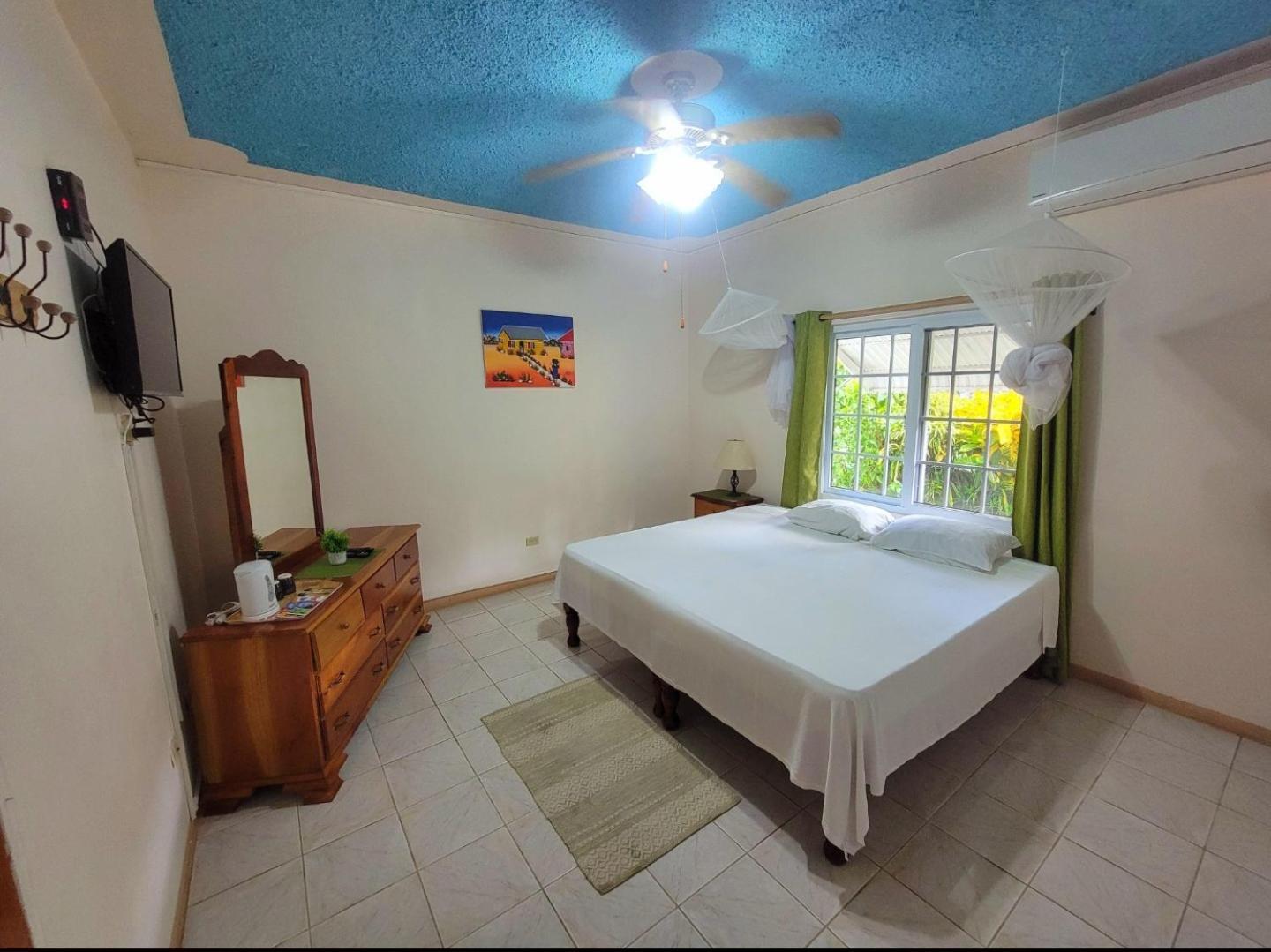 Green'S Palace Jamaica Oracabessa Eksteriør billede